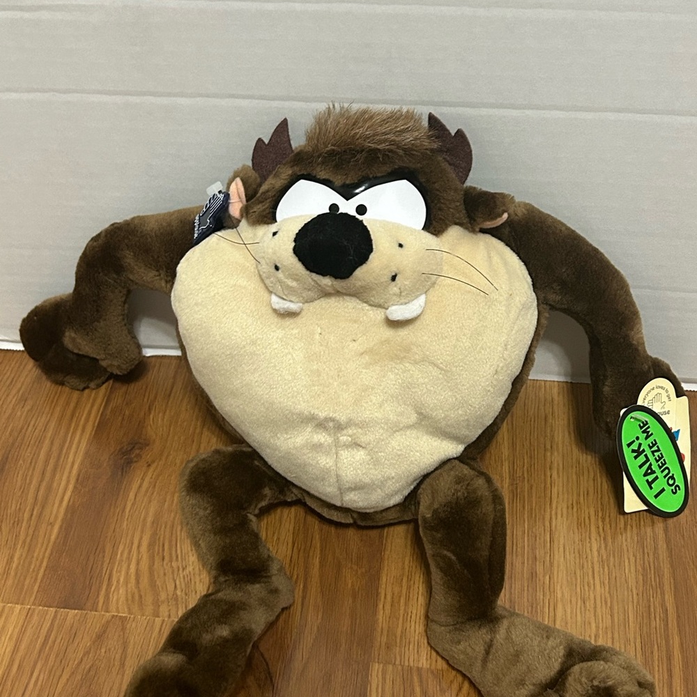 Vtg 1997 Looney Tunes Taz Plush with tags Talks Stuffed Animal Rare
